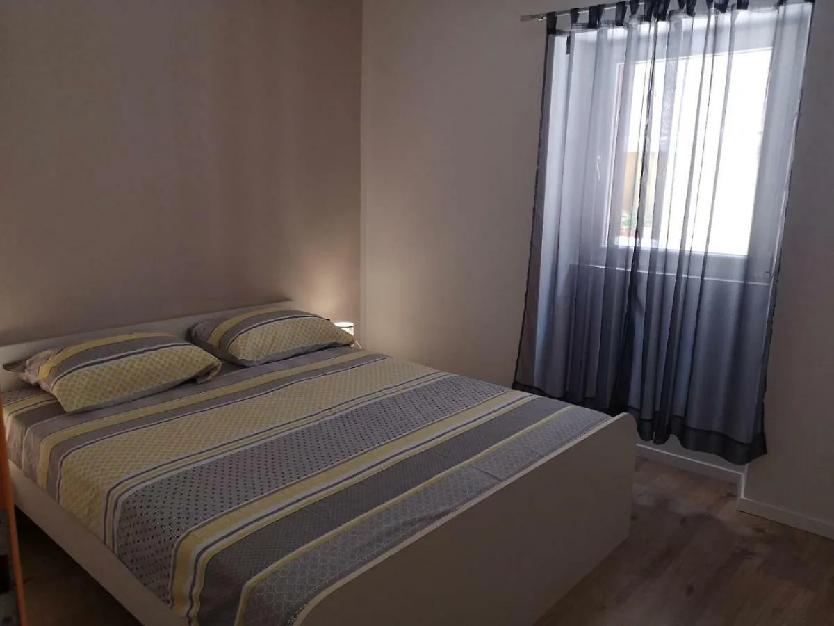 Apartment Asja Old City Center Pola 0*,  Croazia